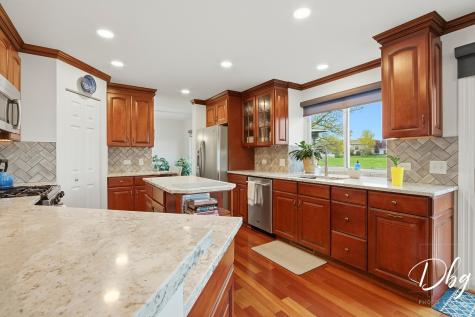 2225 North Old Pond Court Round Lake Beach IL 60073