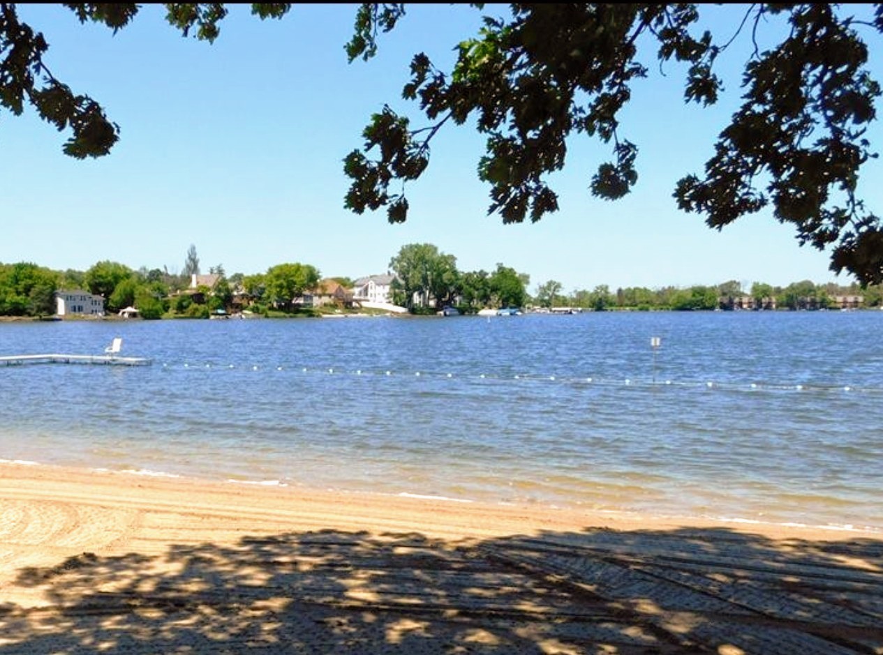 68 Beech Drive Lake Zurich IL 60047