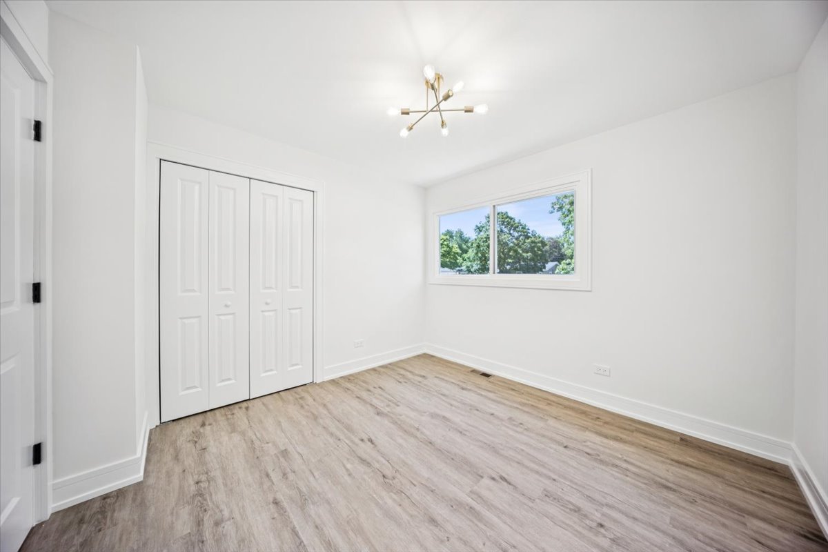 22W633 Burr Oak Drive Glen Ellyn IL 60137