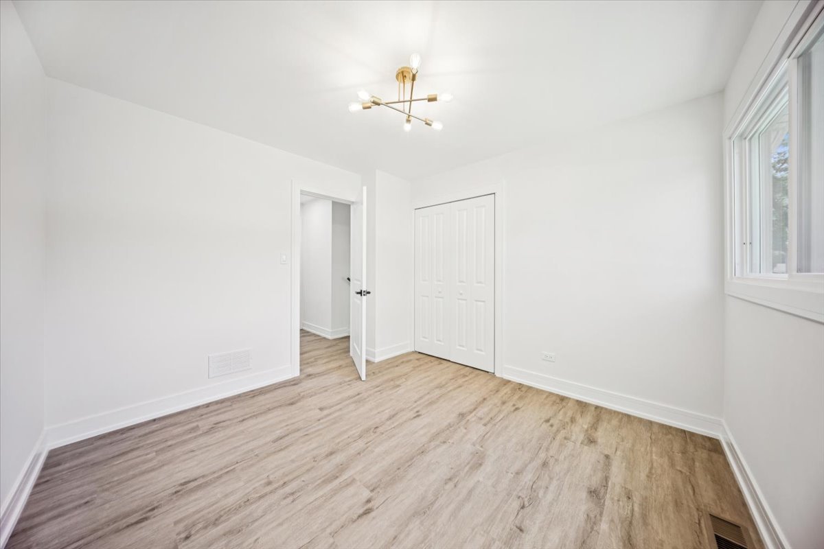 22W633 Burr Oak Drive Glen Ellyn IL 60137