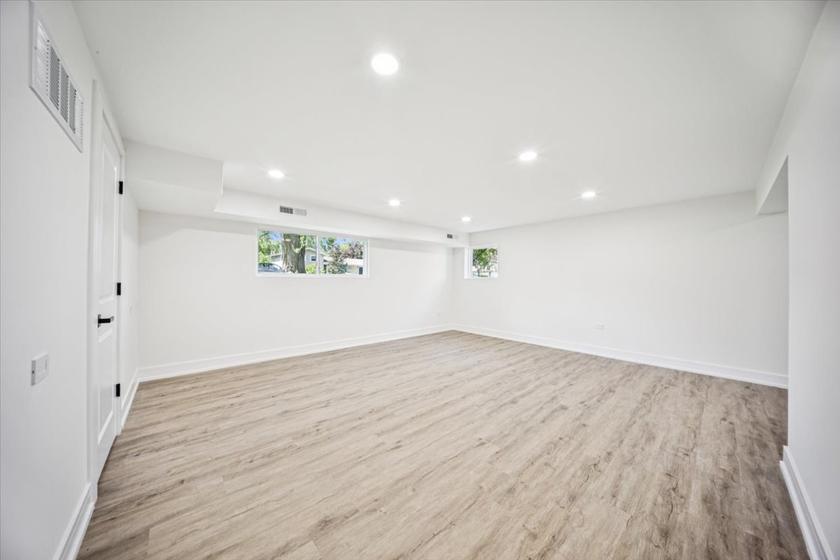 22W633 Burr Oak Drive Glen Ellyn IL 60137