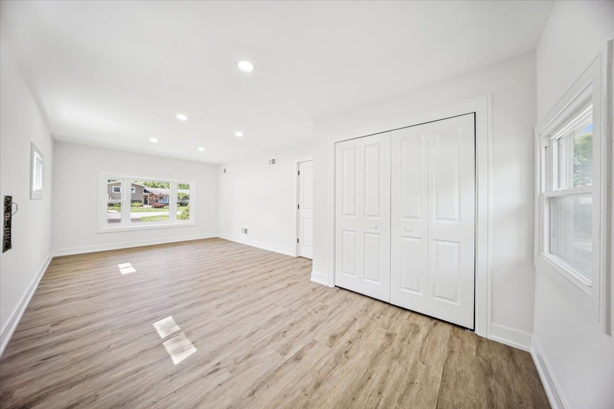 22W633 Burr Oak Drive Glen Ellyn IL 60137