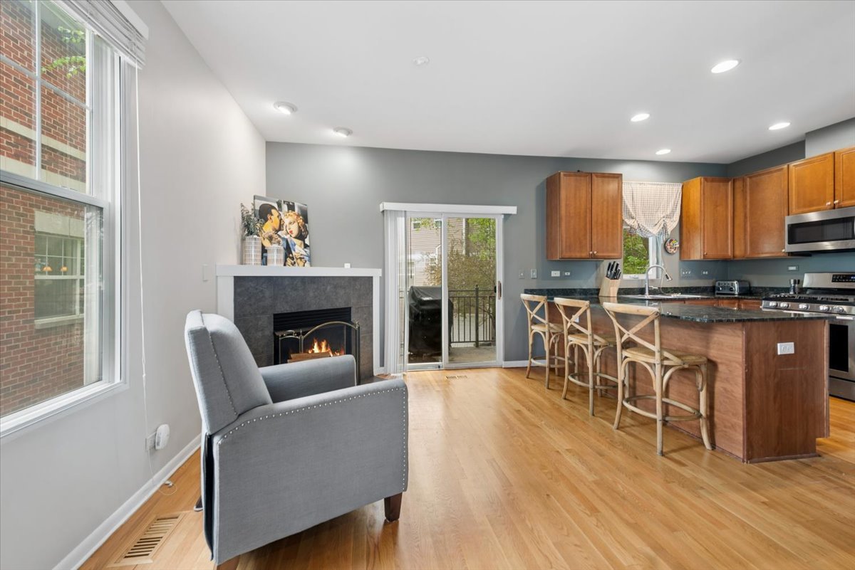 3860 North Milwaukee Avenue Chicago IL 60641