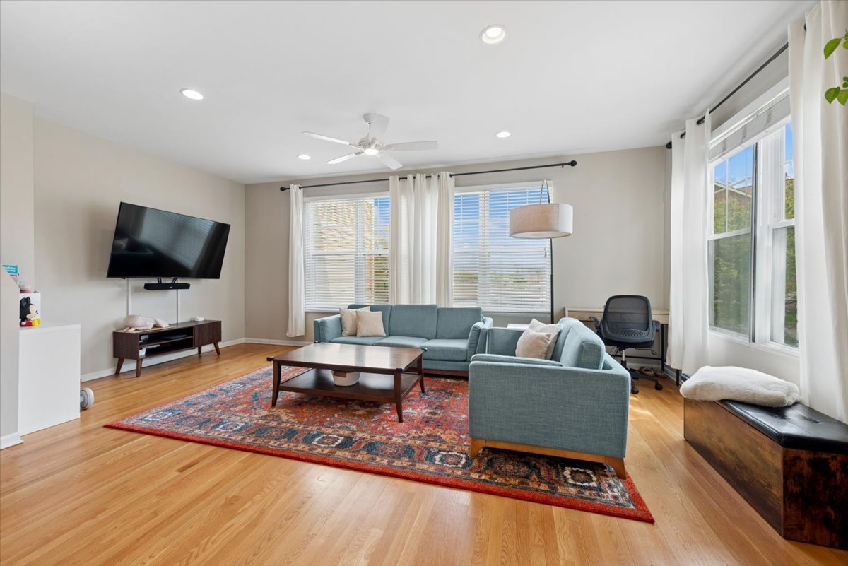 3860 North Milwaukee Avenue Chicago IL 60641