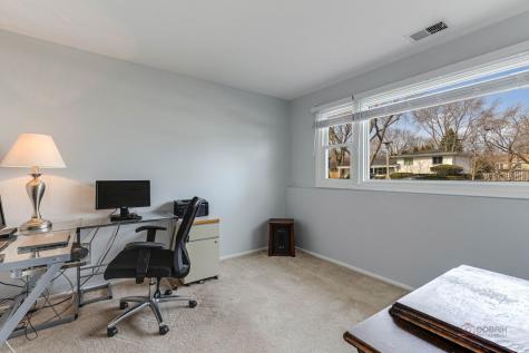 1045 Crestfield Avenue Libertyville IL 60048