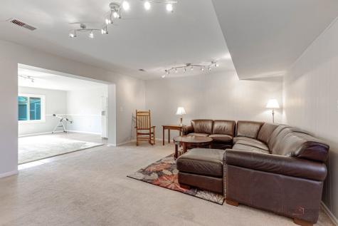 1045 Crestfield Avenue Libertyville IL 60048