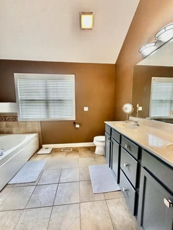 2203 Brookwood Drive South Elgin IL 60177