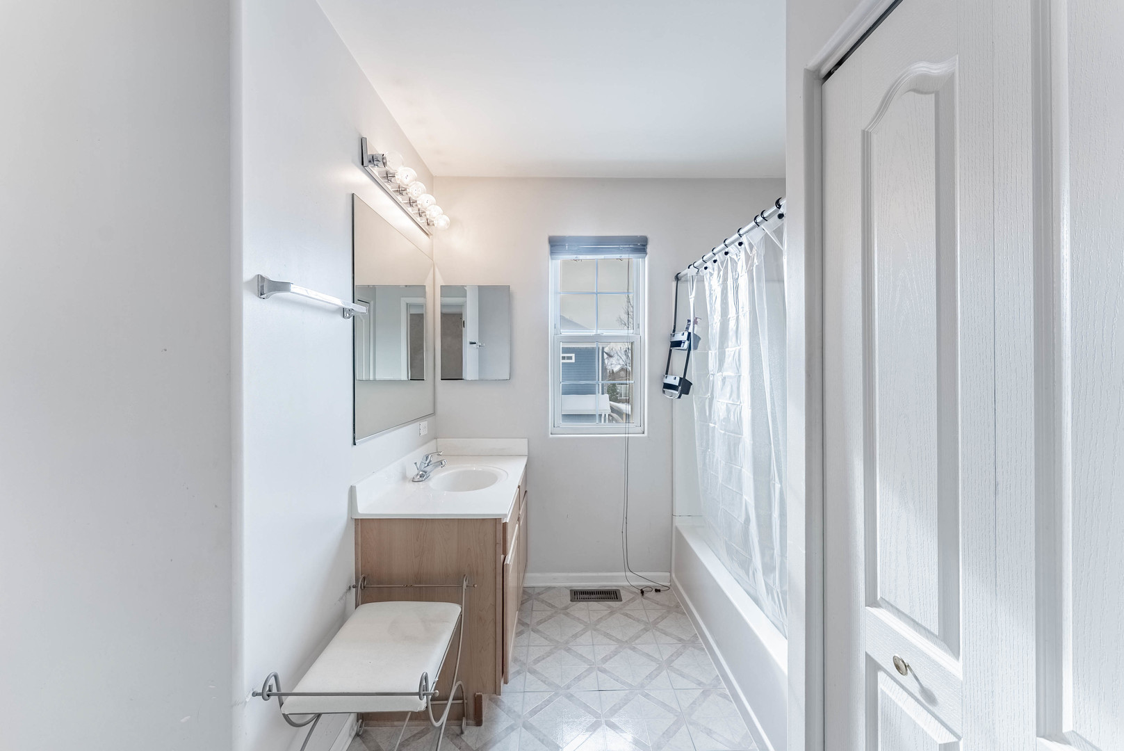 271 Stonegate Road Bolingbrook IL 60440