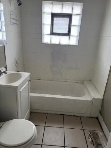 8127 South Coles Avenue Chicago IL 60617