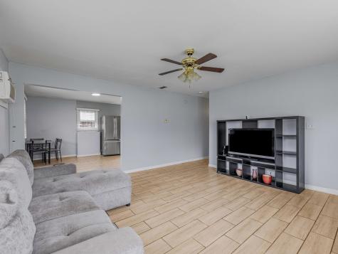 15316 Parkside Drive Markham IL 60428
