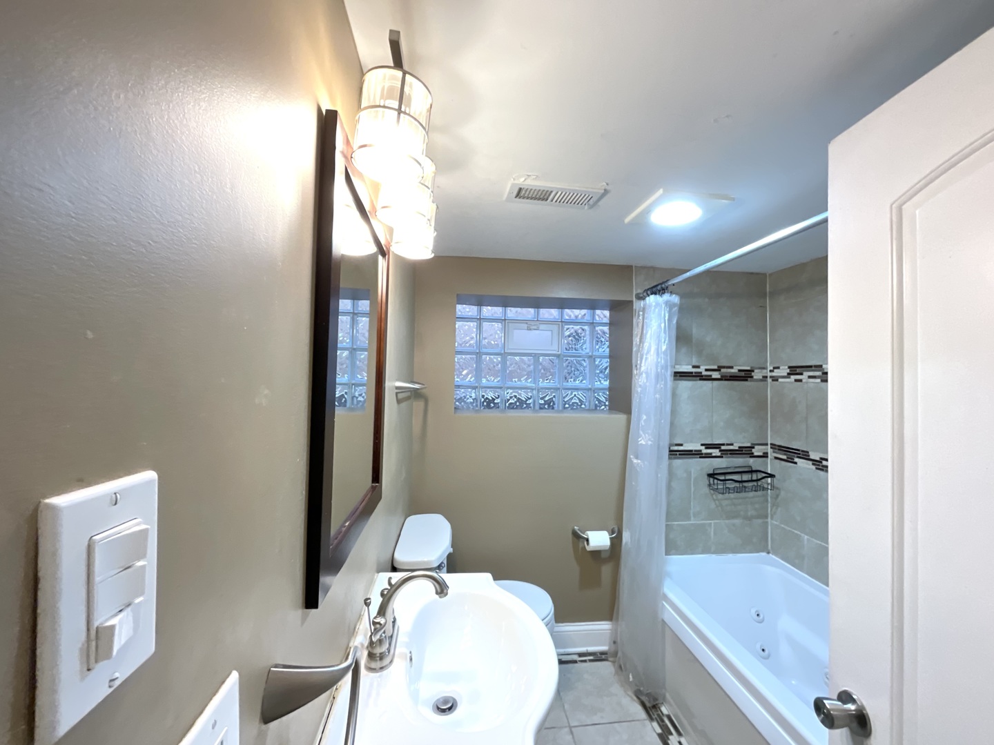 1708 East 84th Place Chicago IL 60617