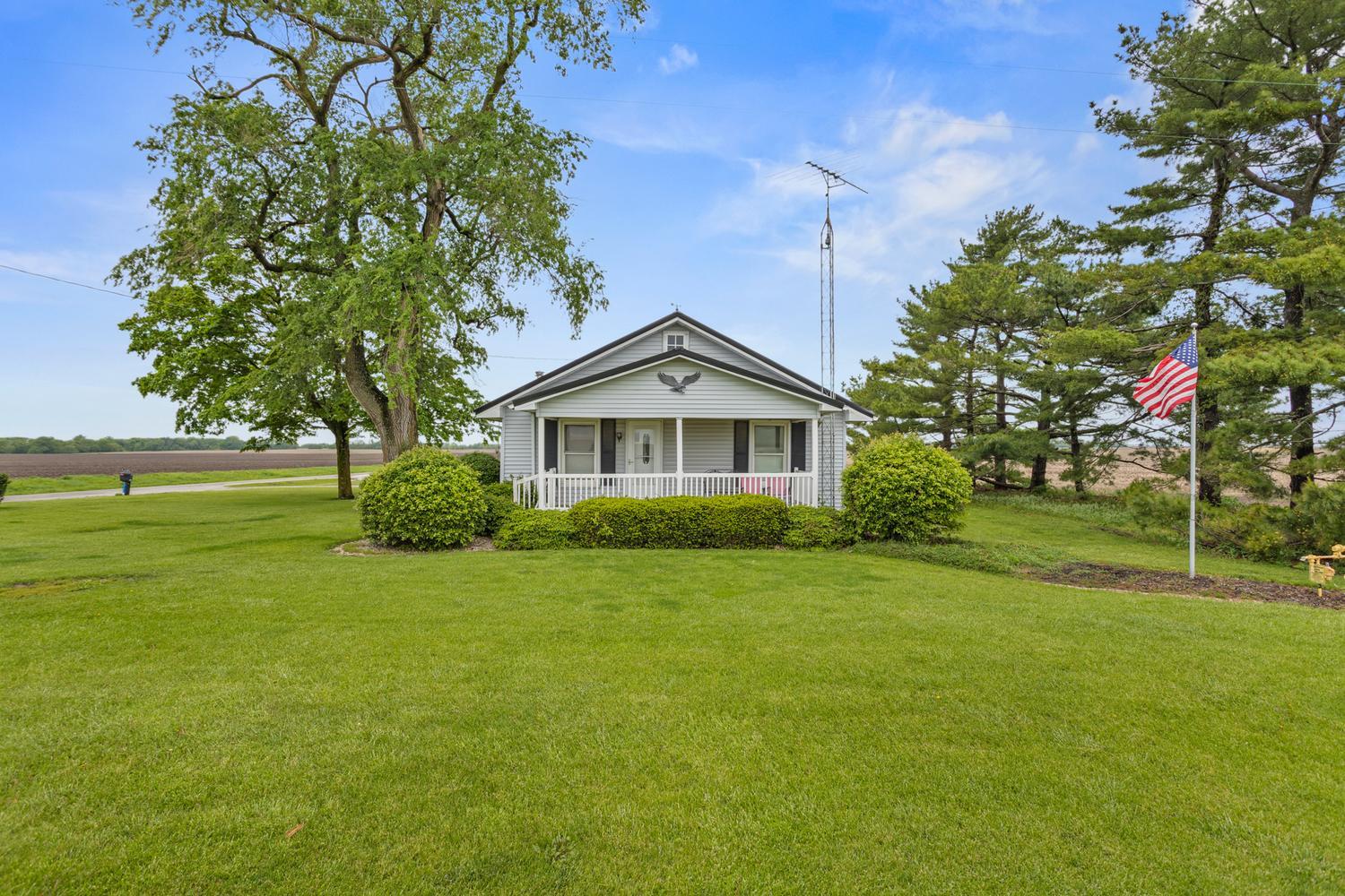 4520 North 600 East Road Sidell IL 61876