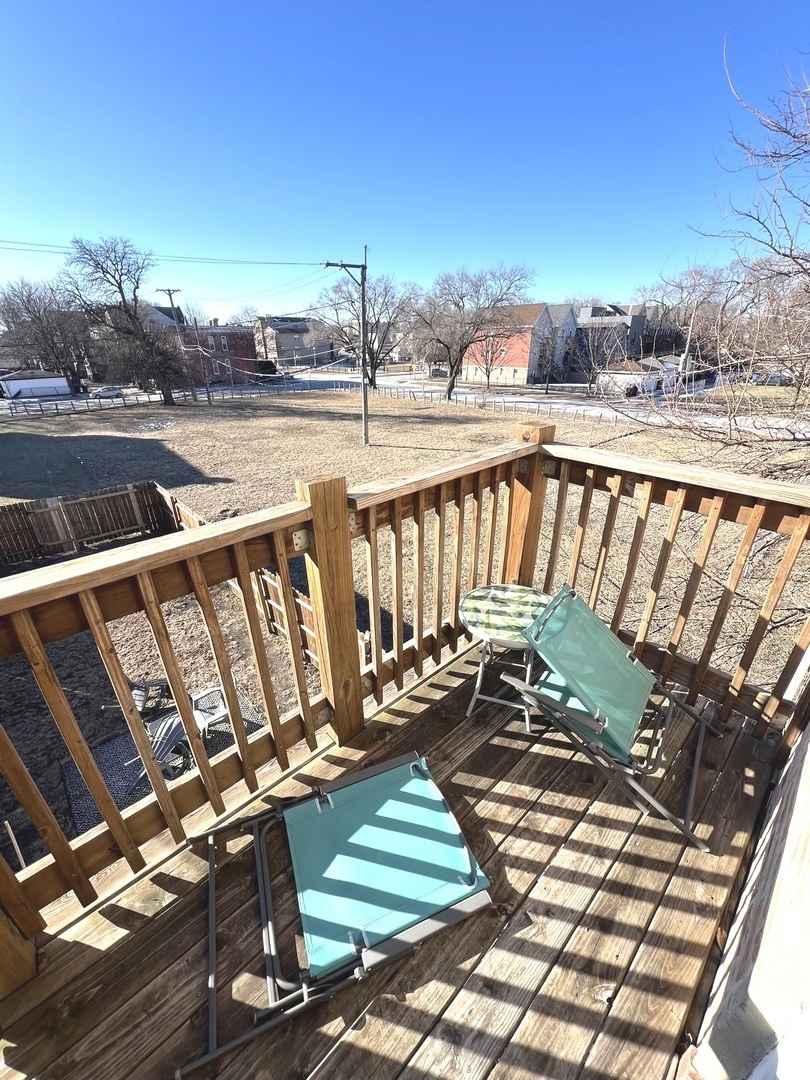 713 East Bowen Avenue Chicago IL 60653