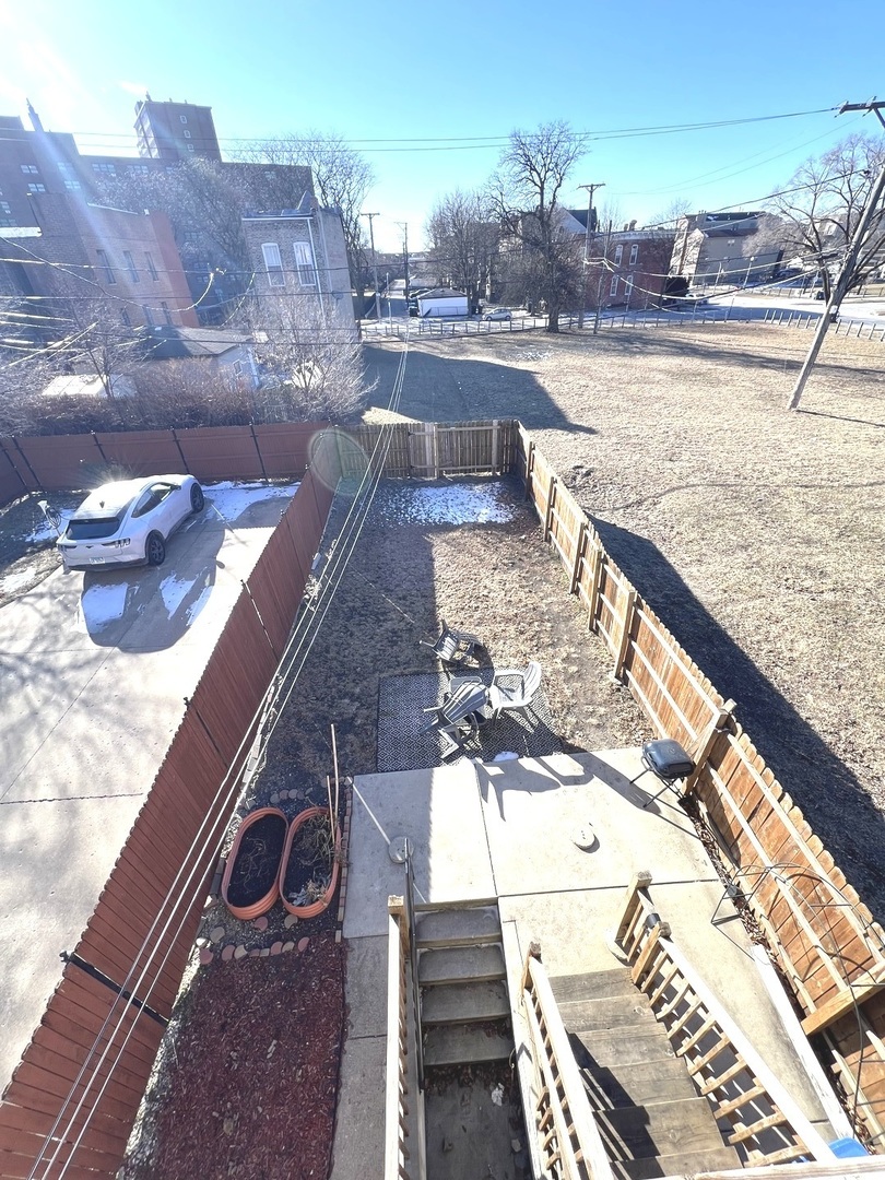 713 East Bowen Avenue Chicago IL 60653