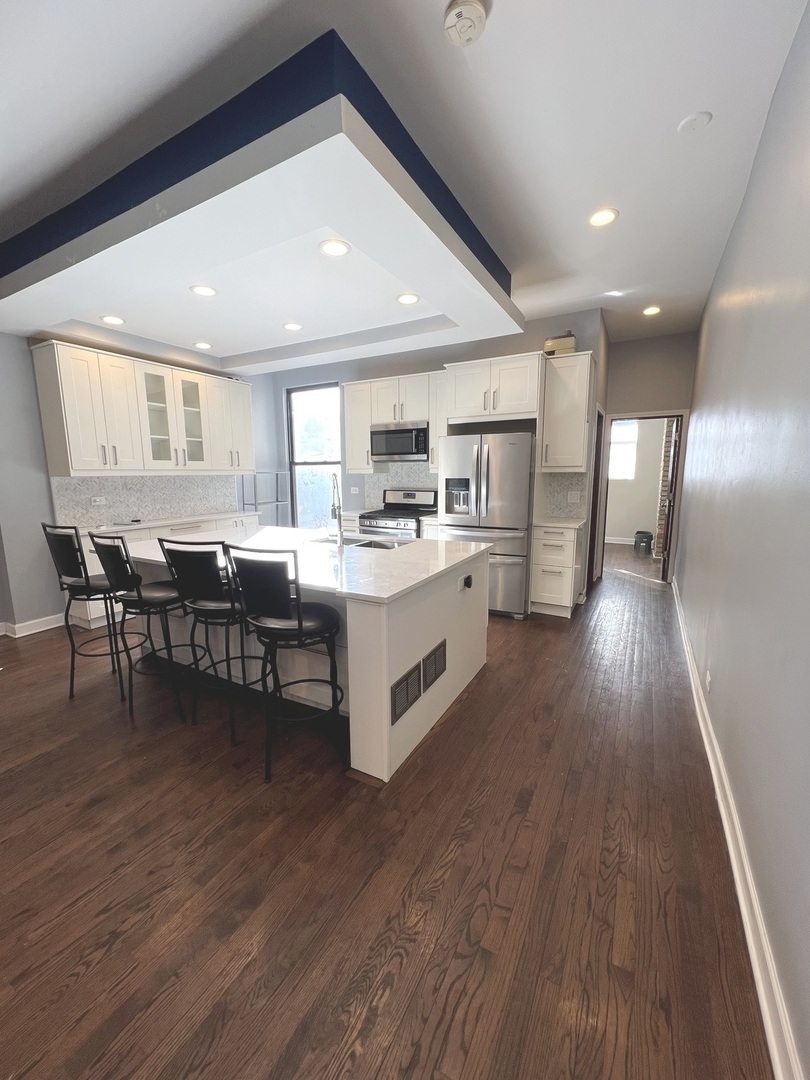 713 East Bowen Avenue Chicago IL 60653