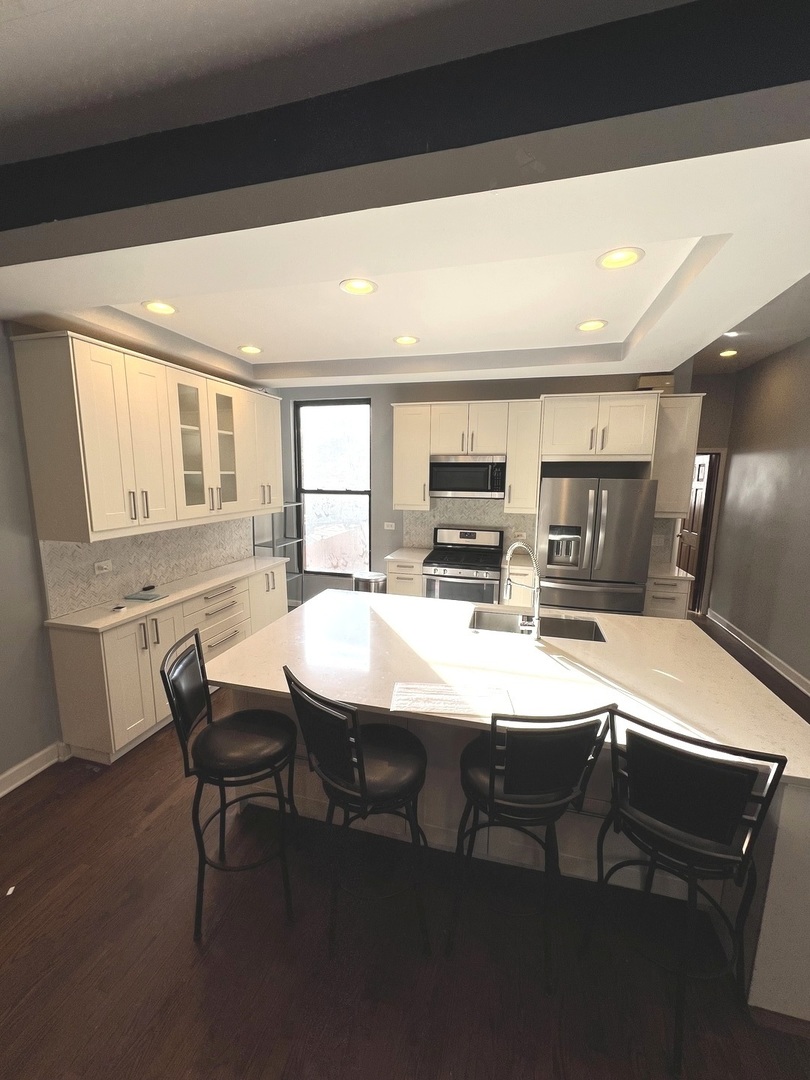 713 East Bowen Avenue Chicago IL 60653