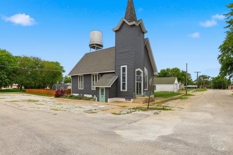 185 South Ames Street Cabery IL 60919