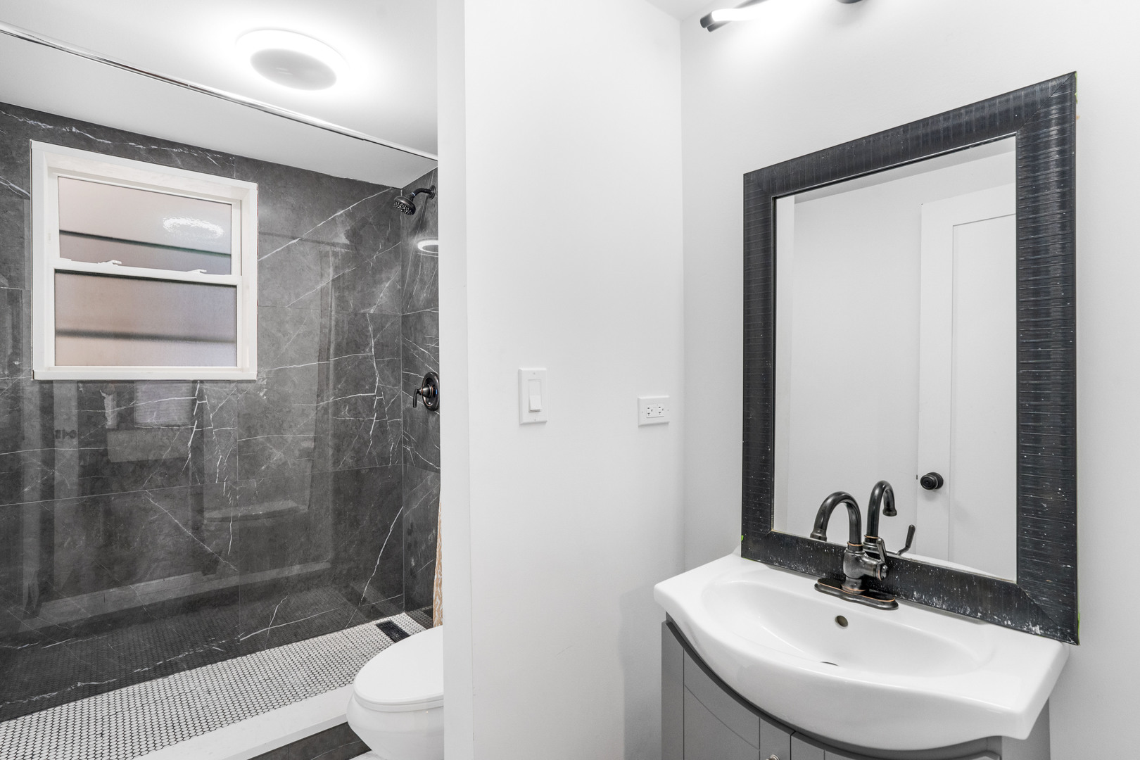 5526 South Albany Avenue Chicago IL 60629