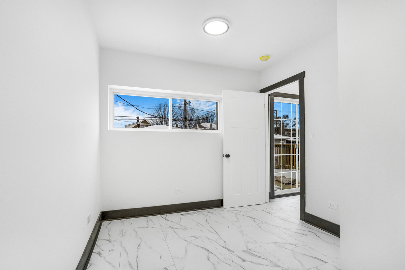 5526 South Albany Avenue Chicago IL 60629