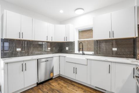 5526 South Albany Avenue Chicago IL 60629