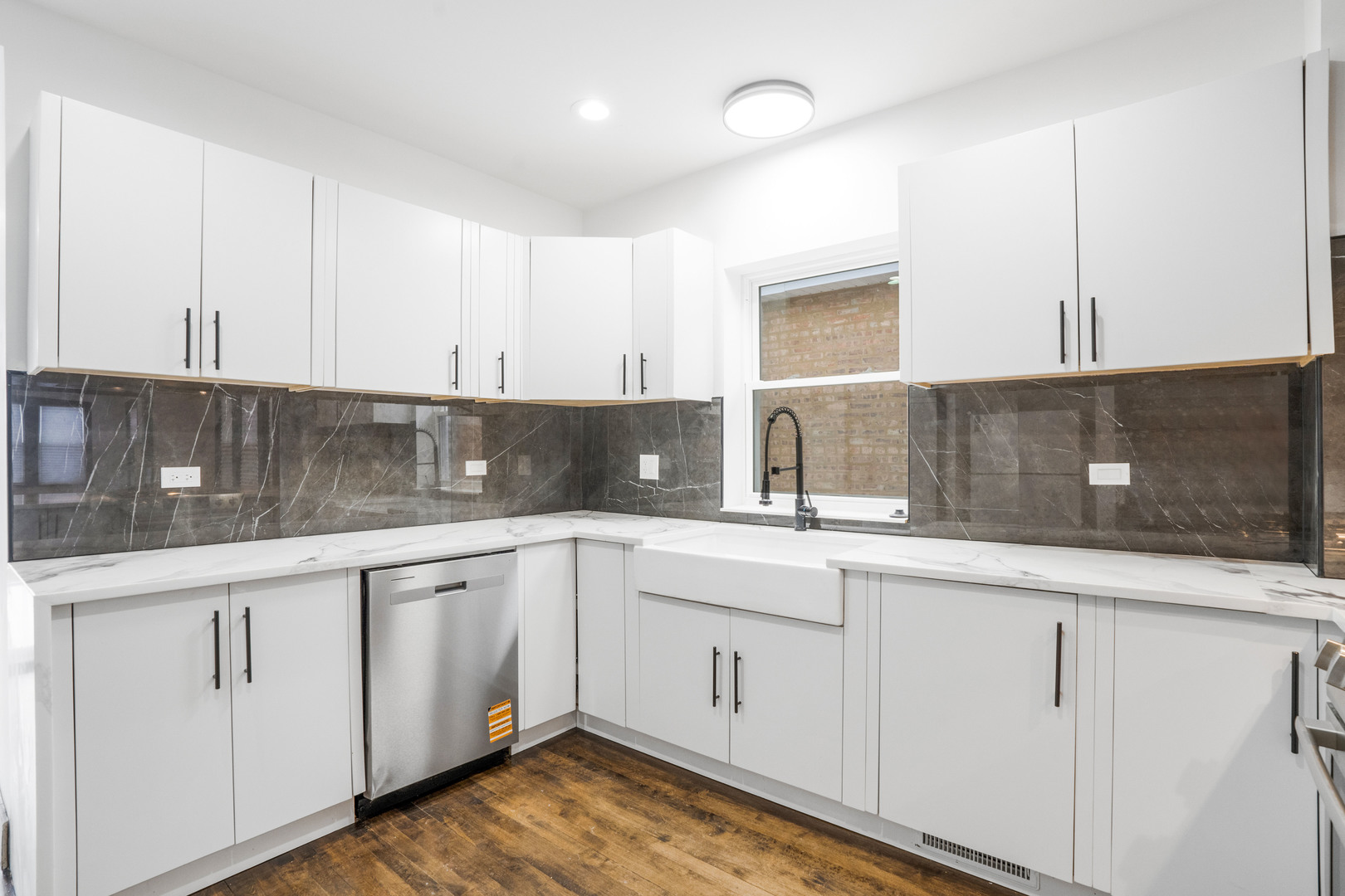 5526 South Albany Avenue Chicago IL 60629