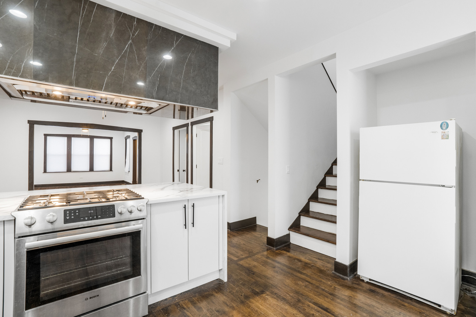 5526 South Albany Avenue Chicago IL 60629