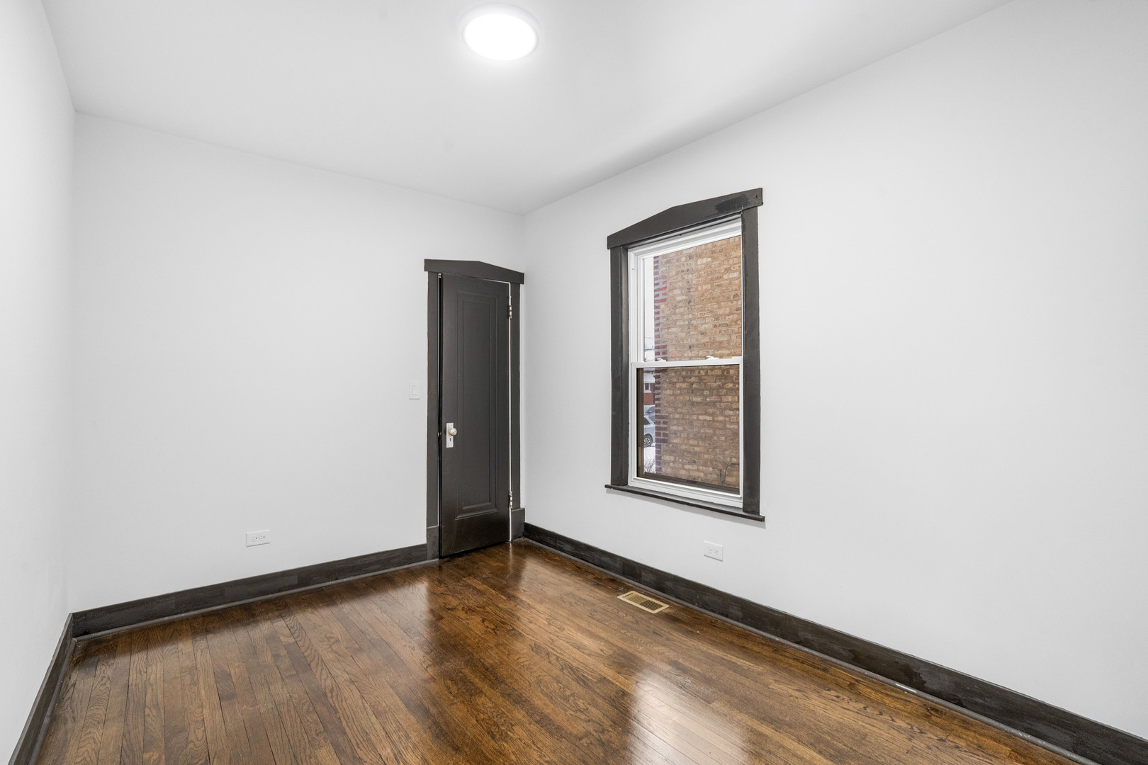 5526 South Albany Avenue Chicago IL 60629