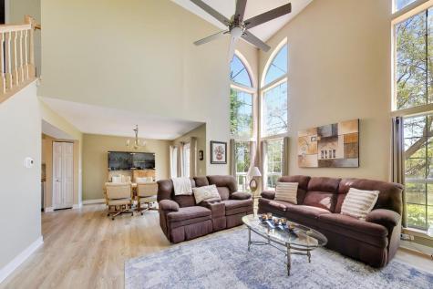 1643 Penny Lane Crystal Lake IL 60014