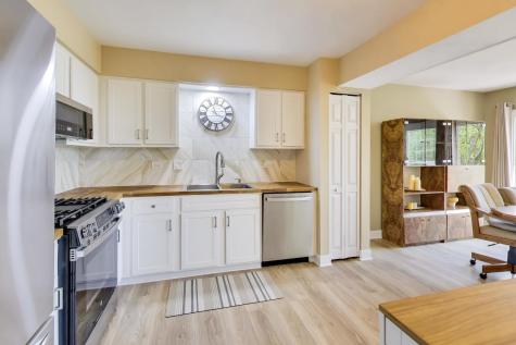 1643 Penny Lane Crystal Lake IL 60014