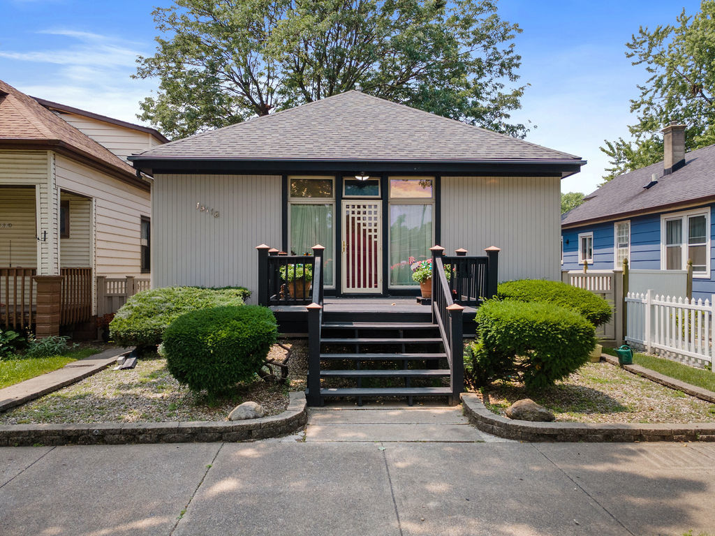 13118 South Buffalo Avenue Chicago IL 60633