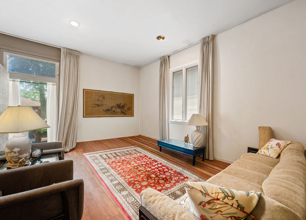 13118 South Buffalo Avenue Chicago IL 60633