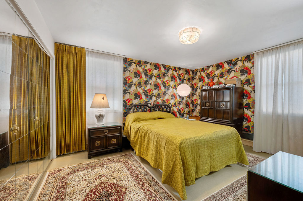 13118 South Buffalo Avenue Chicago IL 60633