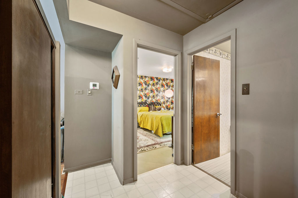 13118 South Buffalo Avenue Chicago IL 60633