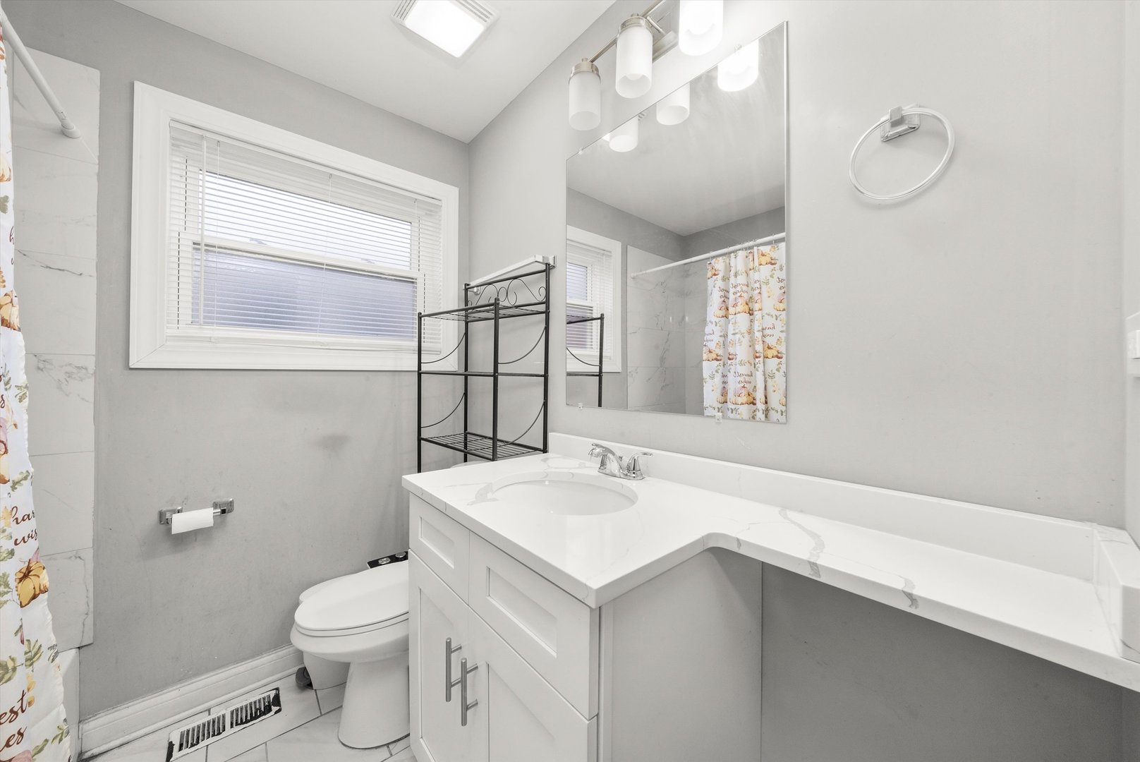 4512 South Laporte Avenue Chicago IL 60638