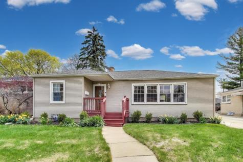 817 North Patton Avenue Arlington Heights IL 60004