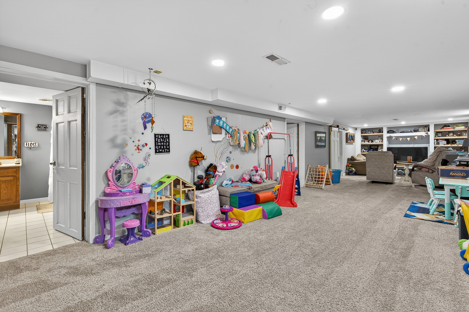 323 East Butterfield Road Elmhurst IL 60126