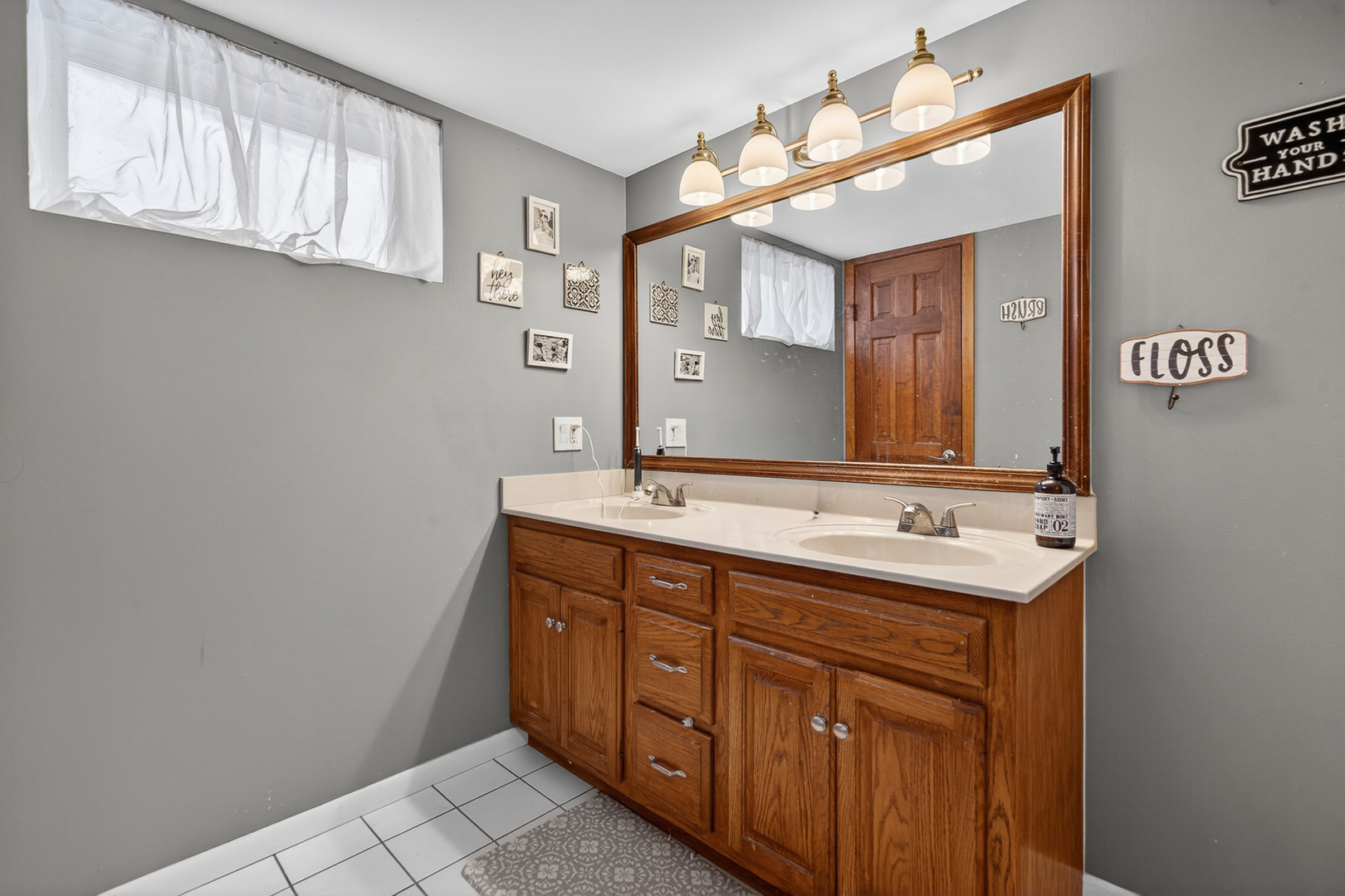 323 East Butterfield Road Elmhurst IL 60126