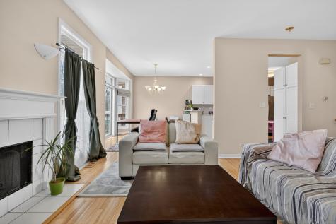 126 North Drew Court Palatine IL 60067