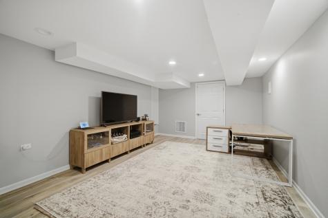 2831 Farmington Road Northbrook IL 60062