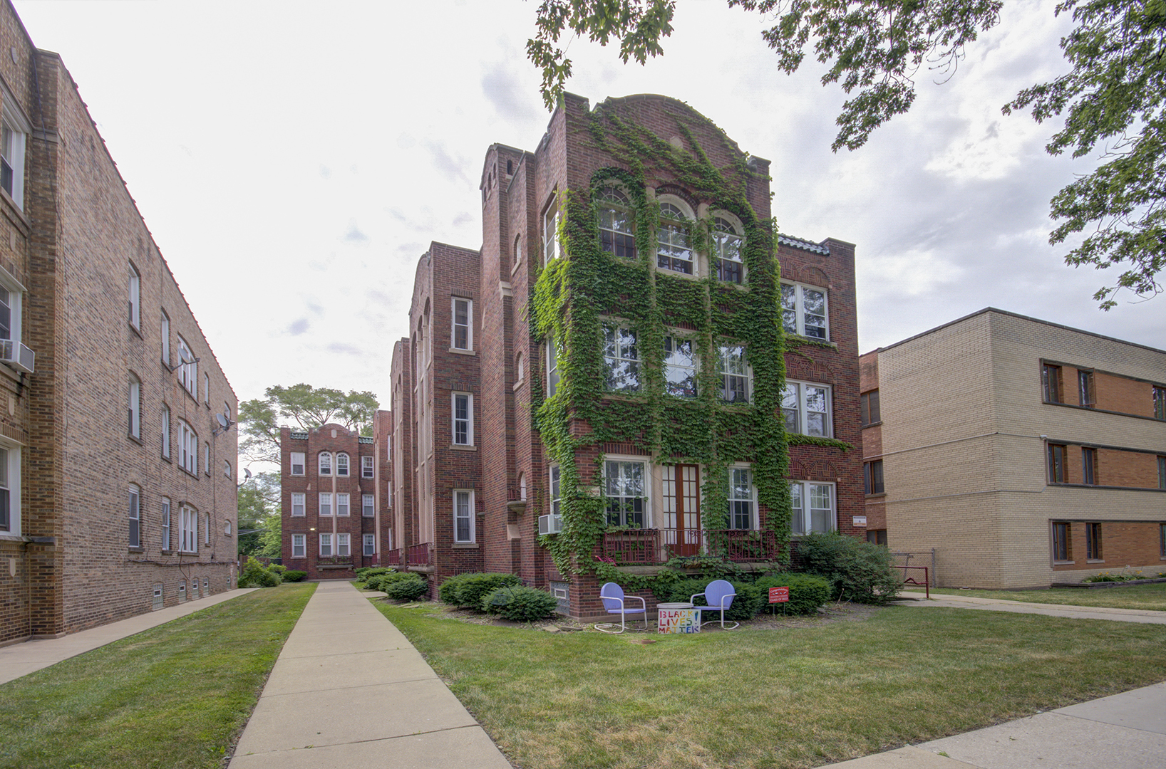 10535 South Hale Avenue Chicago IL 60643