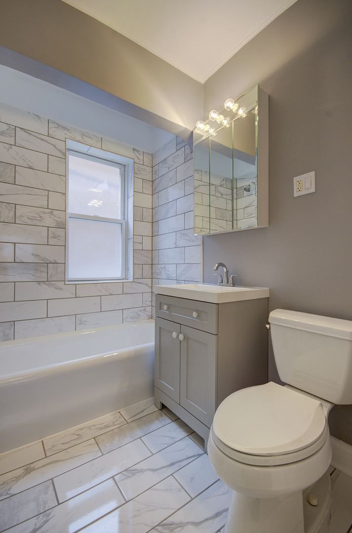 10535 South Hale Avenue Chicago IL 60643