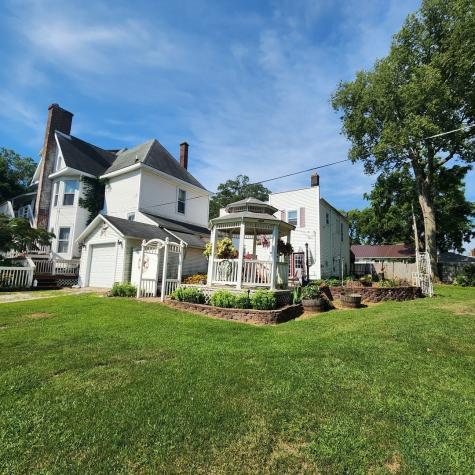 330 East Locust Street Watseka IL 60970