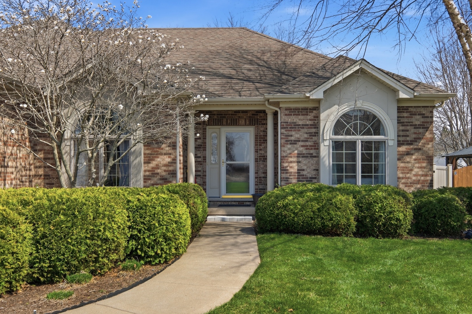 1007 Peregrine Way Hampshire IL 60140