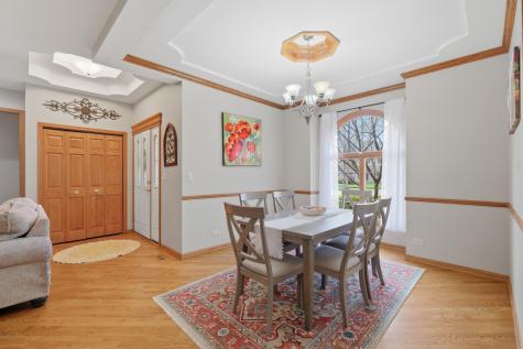 1007 Peregrine Way Hampshire IL 60140