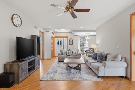1007 Peregrine Way Hampshire IL 60140