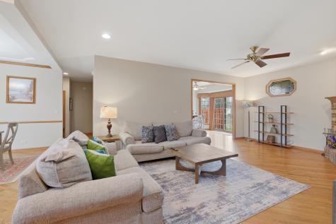 1007 Peregrine Way Hampshire IL 60140
