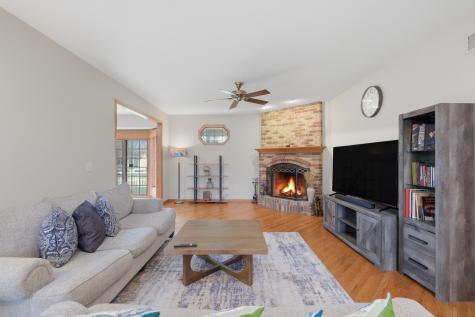 1007 Peregrine Way Hampshire IL 60140