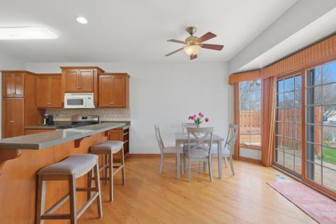 1007 Peregrine Way Hampshire IL 60140