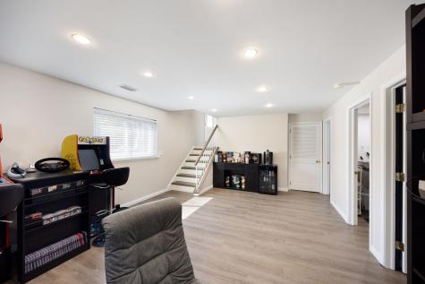 621 Newport Avenue Westmont IL 60559
