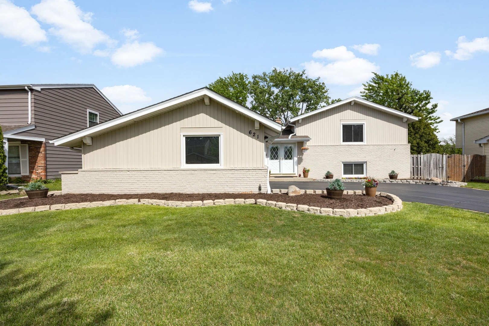 621 Newport Avenue Westmont IL 60559